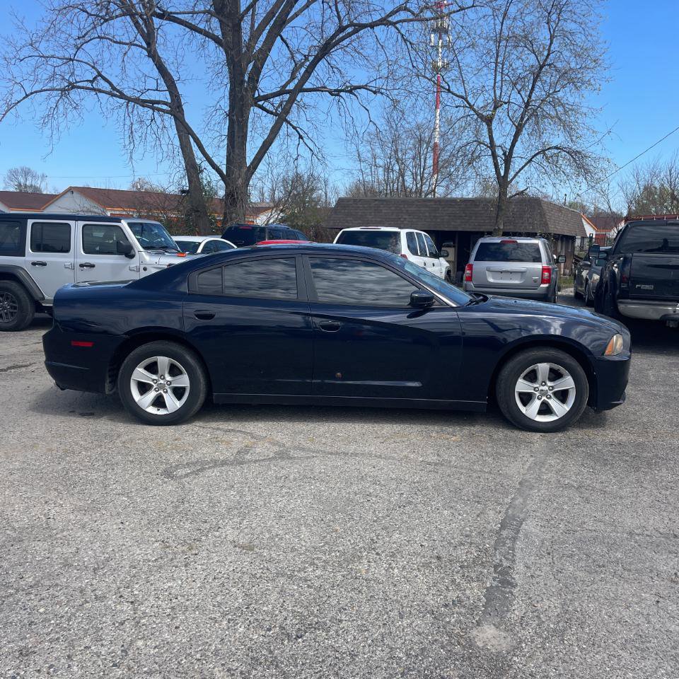 Used 2011 Dodge Charger SE RWD image 6