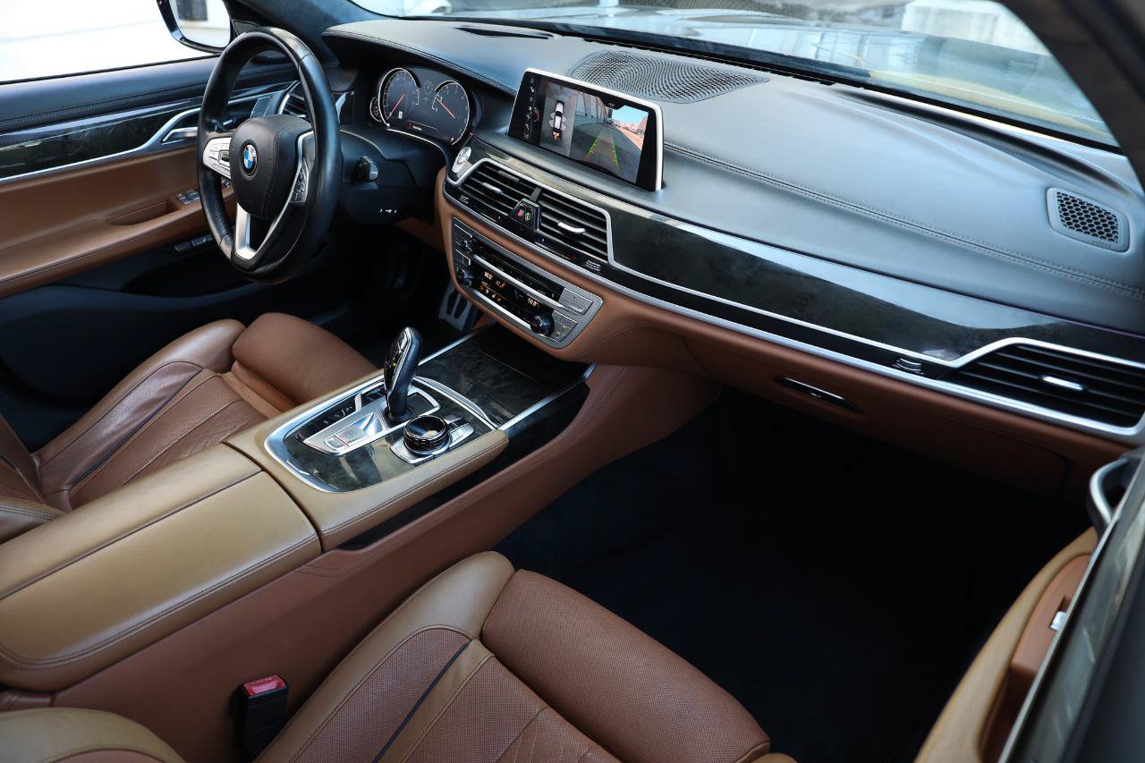 Used 2016 BMW 750i xDrive AWD/4WD image 18