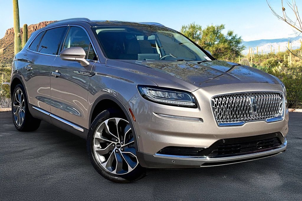 Used 2021 Lincoln Nautilus Reserve FWD image 12