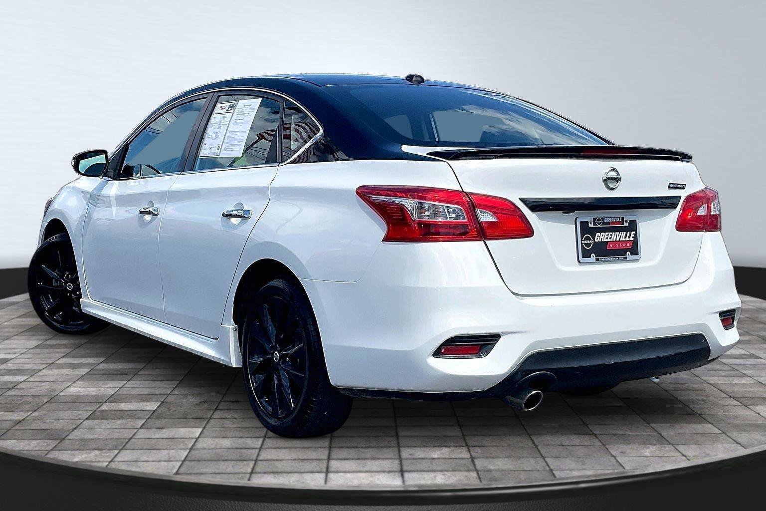 Used 2018 Nissan Sentra SR w/ SR Midnight Edition Package FWD image 3