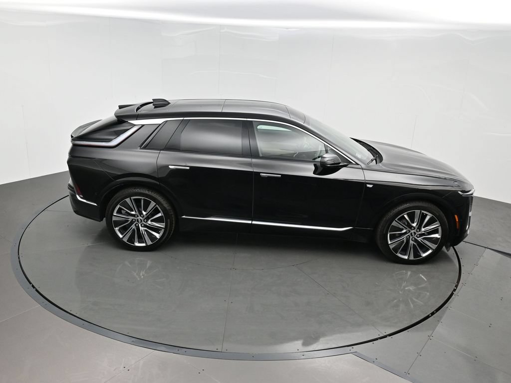 Used 2026 Cadillac Lyriq Signature Luxury w/ Nappa Leather Package AWD/4WD image 47