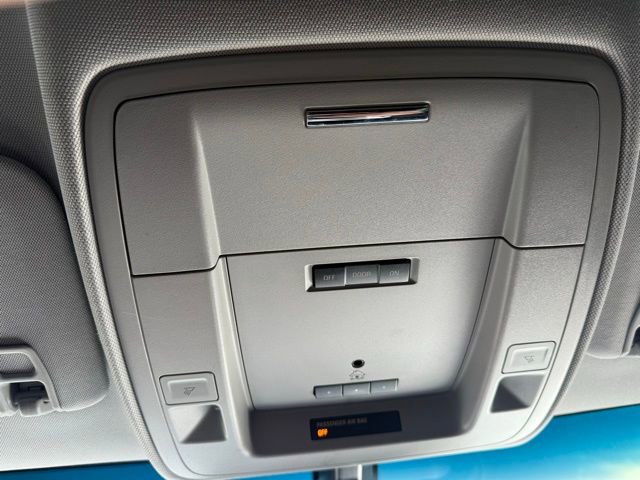 Used 2018 GMC Sierra 2500 SLT w/ Suspension Package, Off-Road image 31