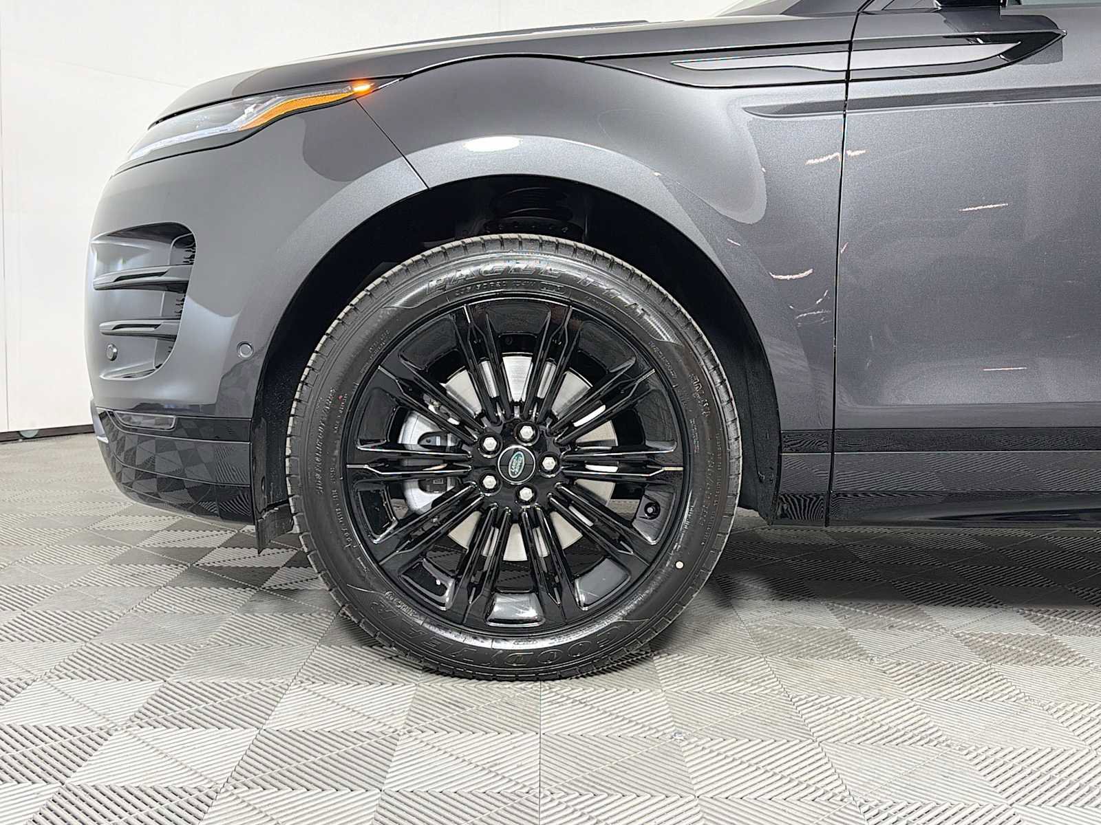 New 2026 Land Rover Range Rover Evoque Dynamic SE AWD/4WD image 31