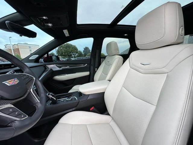 Used 2025 Cadillac XT5 Sportv w/ Technology Package AWD/4WD image 26