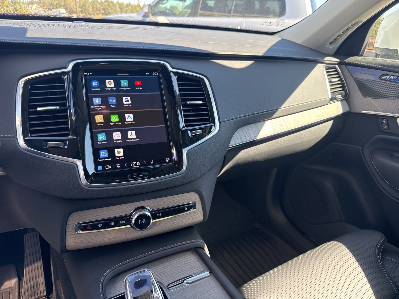 Used 2025 Volvo XC90 T8 Ultra w/ Protection Package Premier image 25