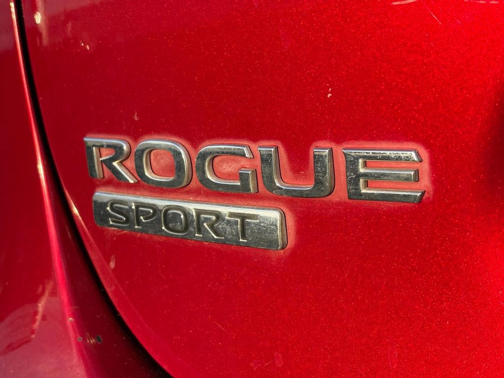 Used 2021 Nissan Rogue Sport SV w/ Technology Package FWD image 11