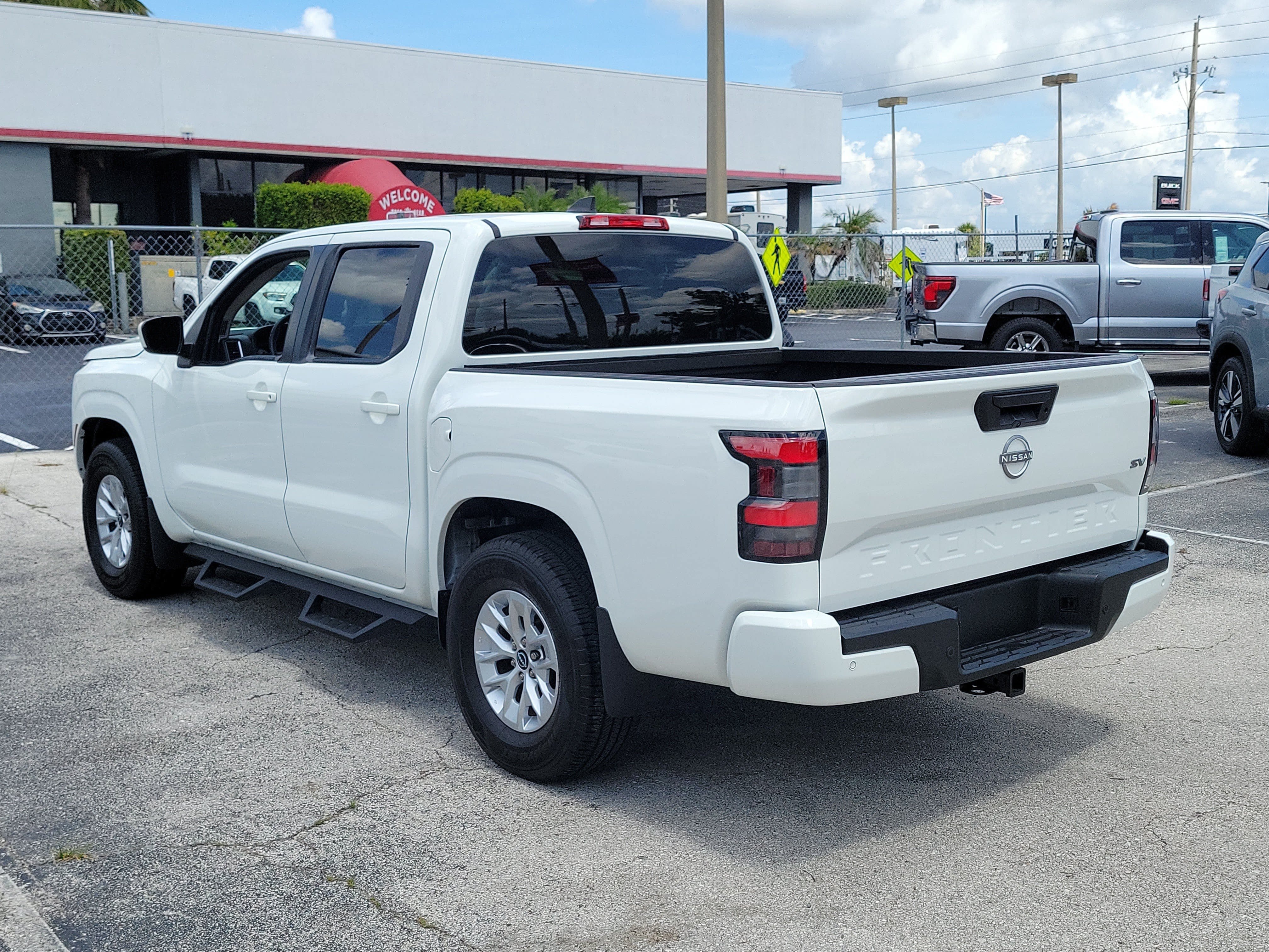 Certified 2024 Nissan Frontier SV w/ Technology Package RWD image 7