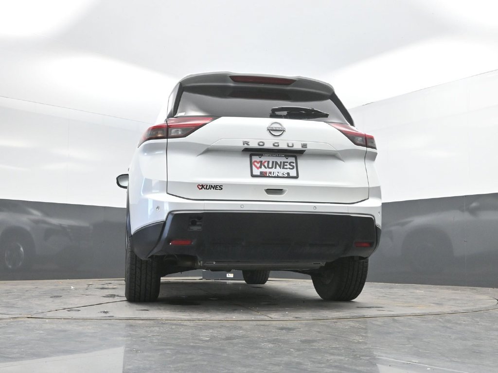 Used 2025 Nissan Rogue SV FWD image 36