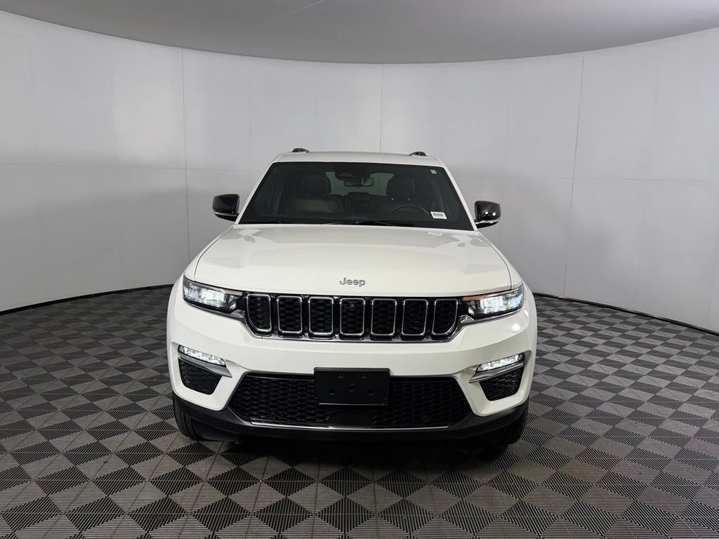 Used 2025 Jeep Grand Cherokee Limited 4xe w/ Luxury Tech Group II AWD/4WD image 4
