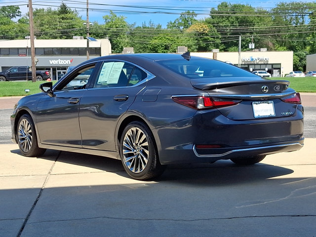 Used 2025 Lexus ES 300h w/ Luxury Package FWD image 4