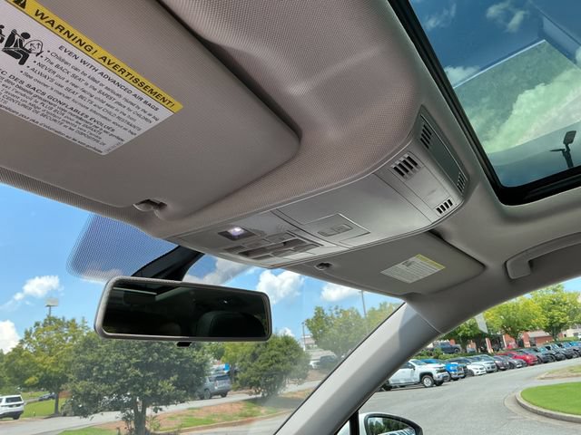 Used 2019 Volkswagen Tiguan SE w/ Panoramic Sunroof Package FWD image 20