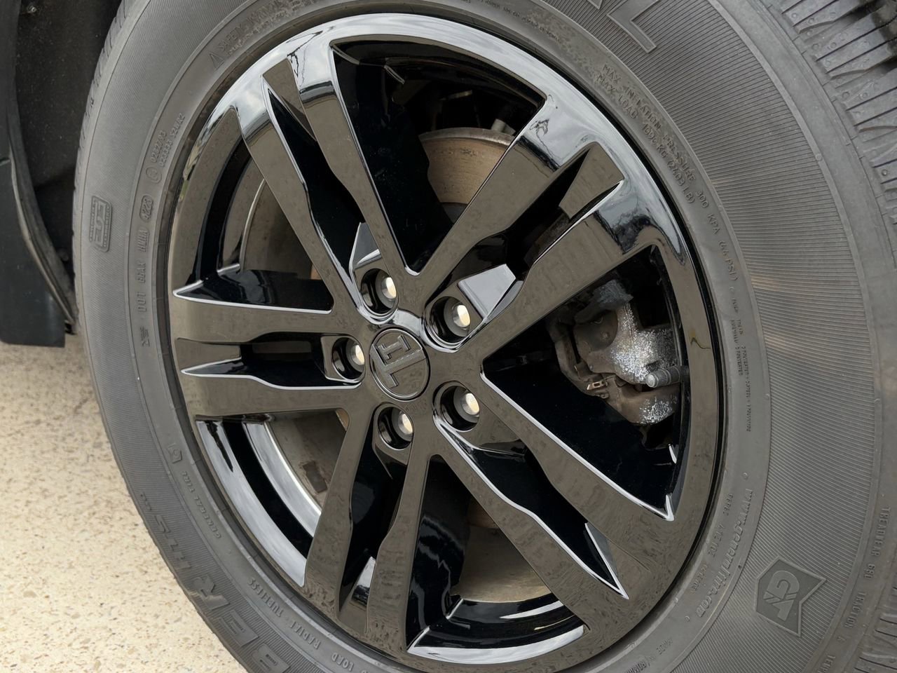 Certified 2023 Ford Explorer XLT w/ Equipment Group 202A RWD image 11