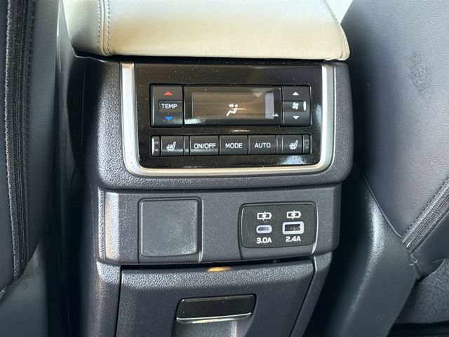 Used 2025 Subaru Ascent Limited AWD/4WD image 11