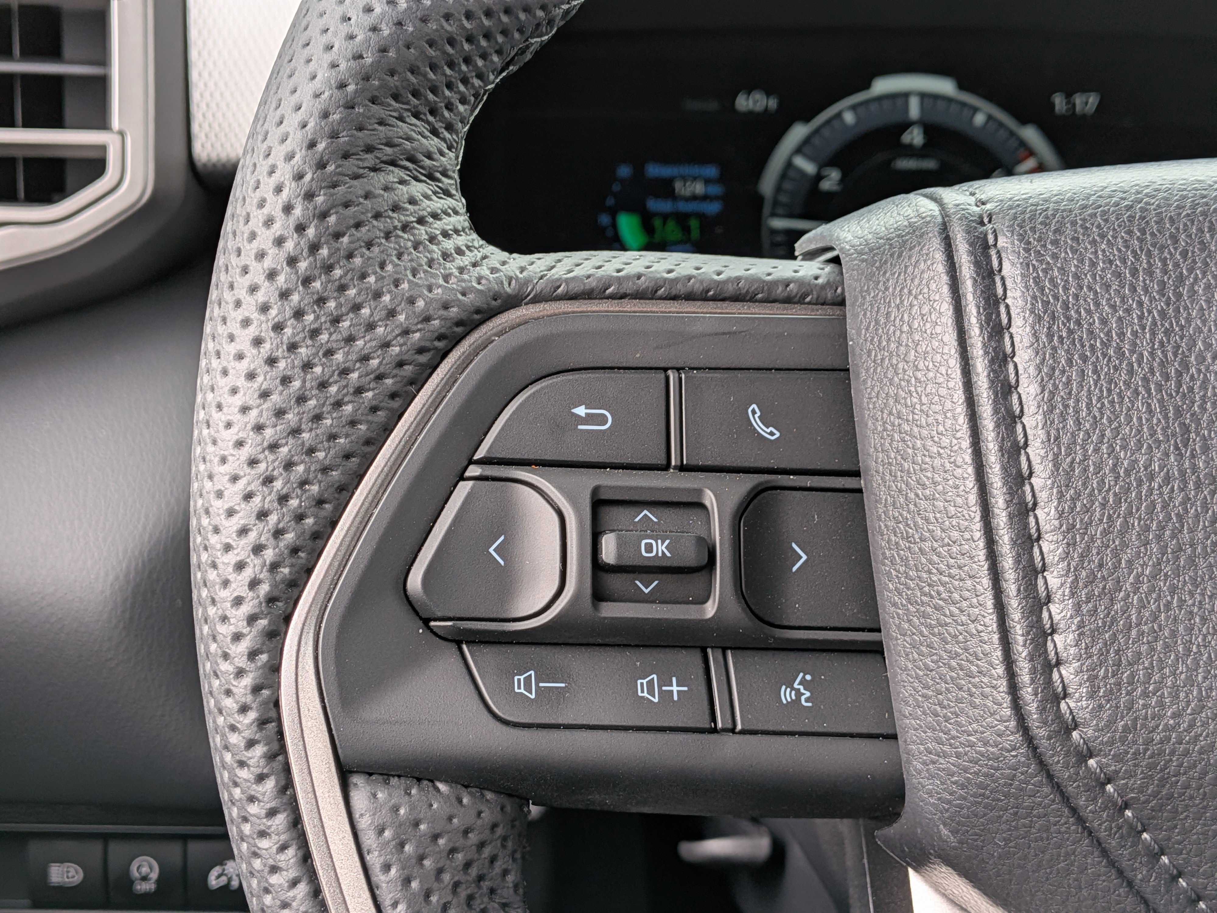 Used 2026 Toyota Tundra Limited AWD/4WD image 34
