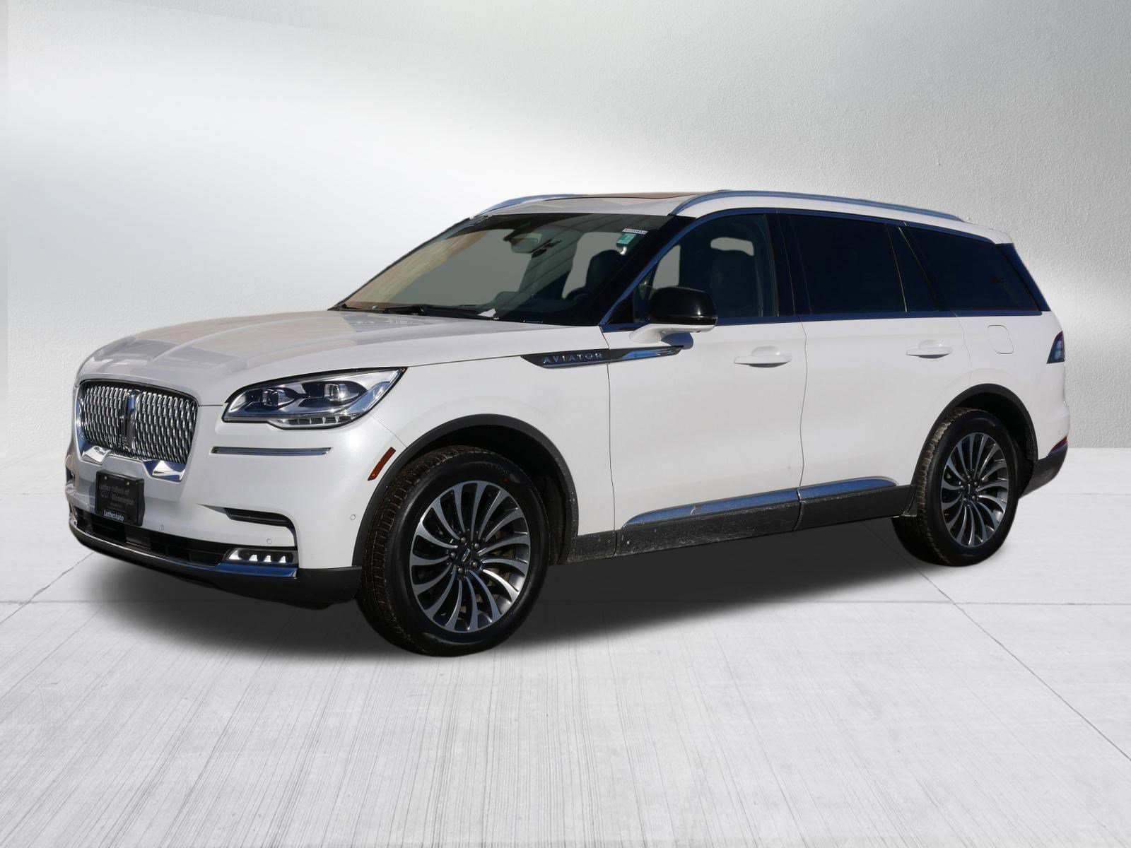 Used 2022 Lincoln Aviator Reserve w/ Equipment Group 201A AWD/4WD image 3