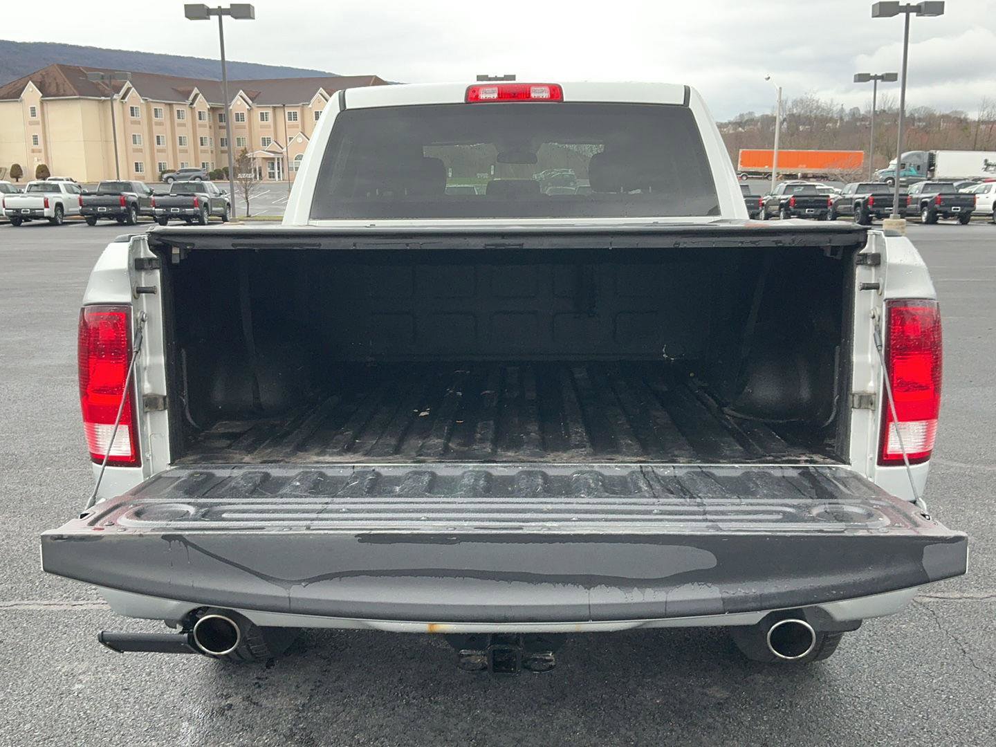 Used 2017 RAM 1500 Express image 32