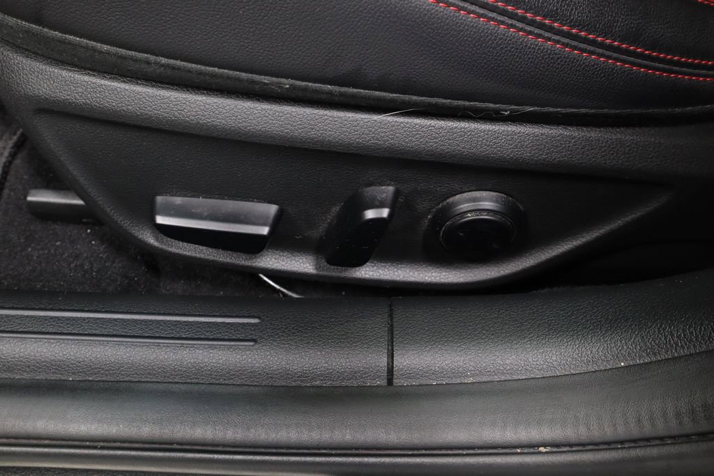 Used 2023 Genesis G70 2.0T w/ Sport Prestige Package image 25