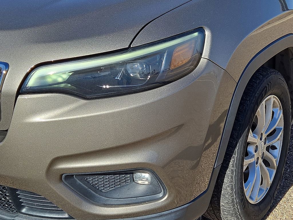 Used 2019 Jeep Cherokee Latitude w/ Popular Appearance Group image 10