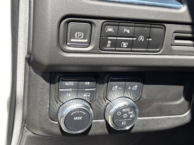 Used 2023 GMC Yukon SLT w/ SLT Premium Package AWD/4WD image 27