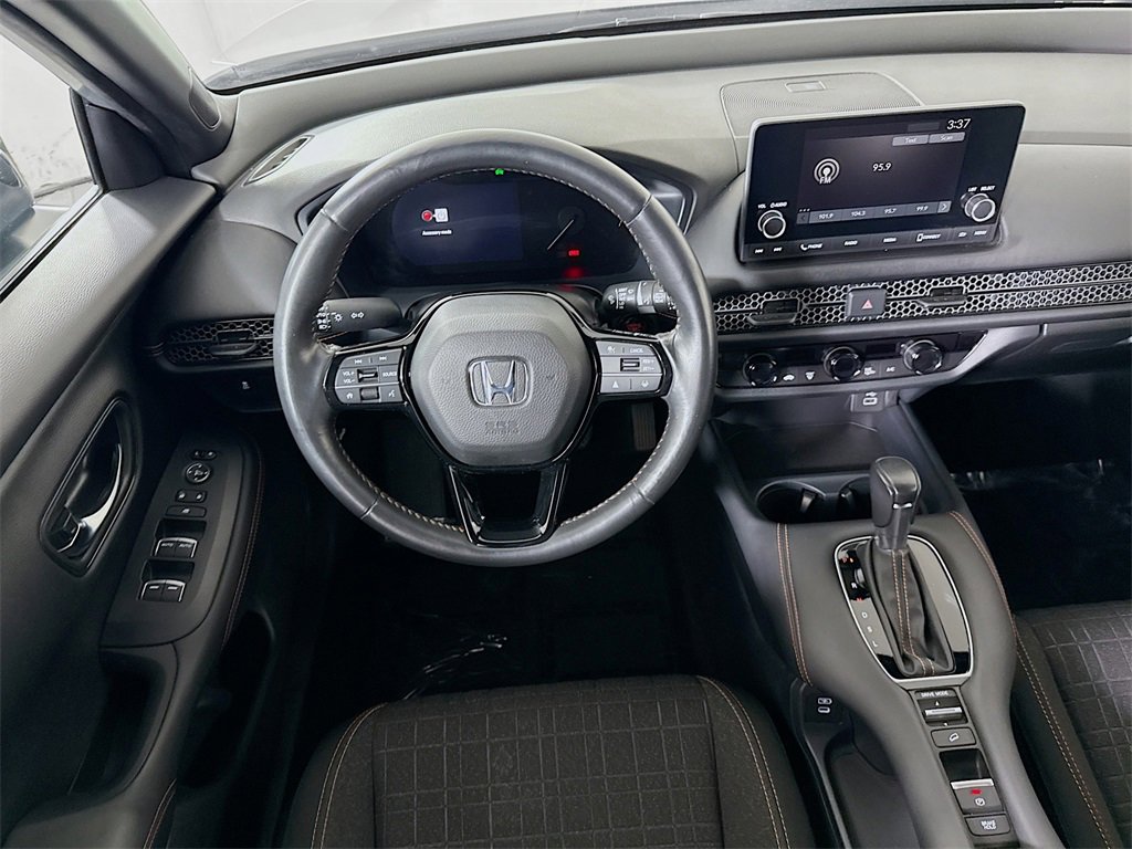 Used 2024 Honda HR-V Sport image 3
