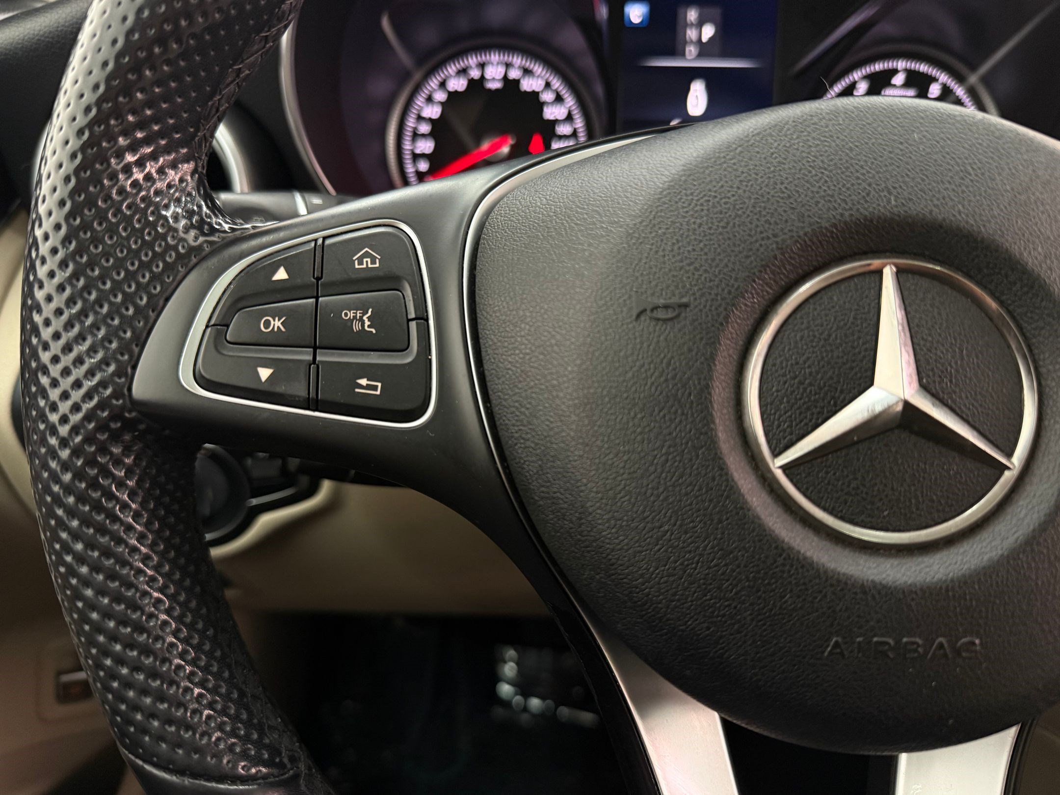 Used 2019 Mercedes-Benz GLC 300 4MATIC image 13