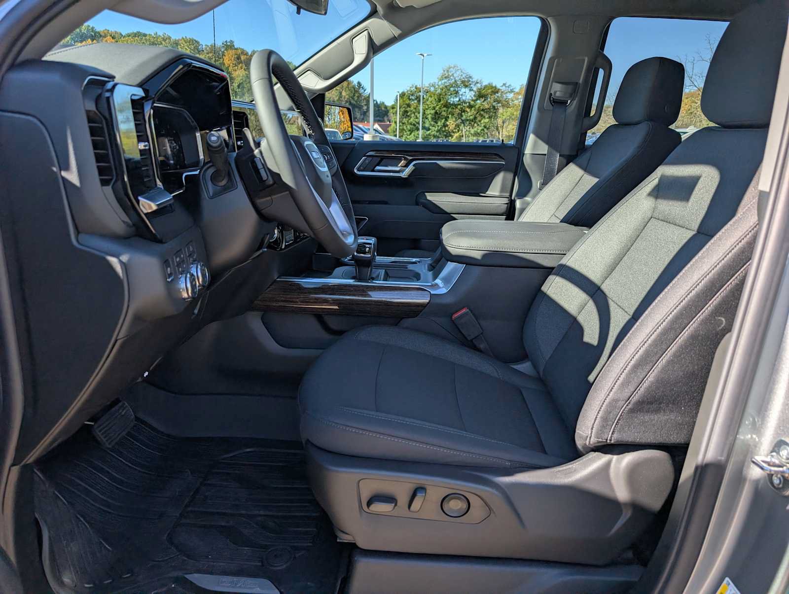 New 2026 GMC Sierra 1500 Elevation w/ Preferred Package AWD/4WD image 4