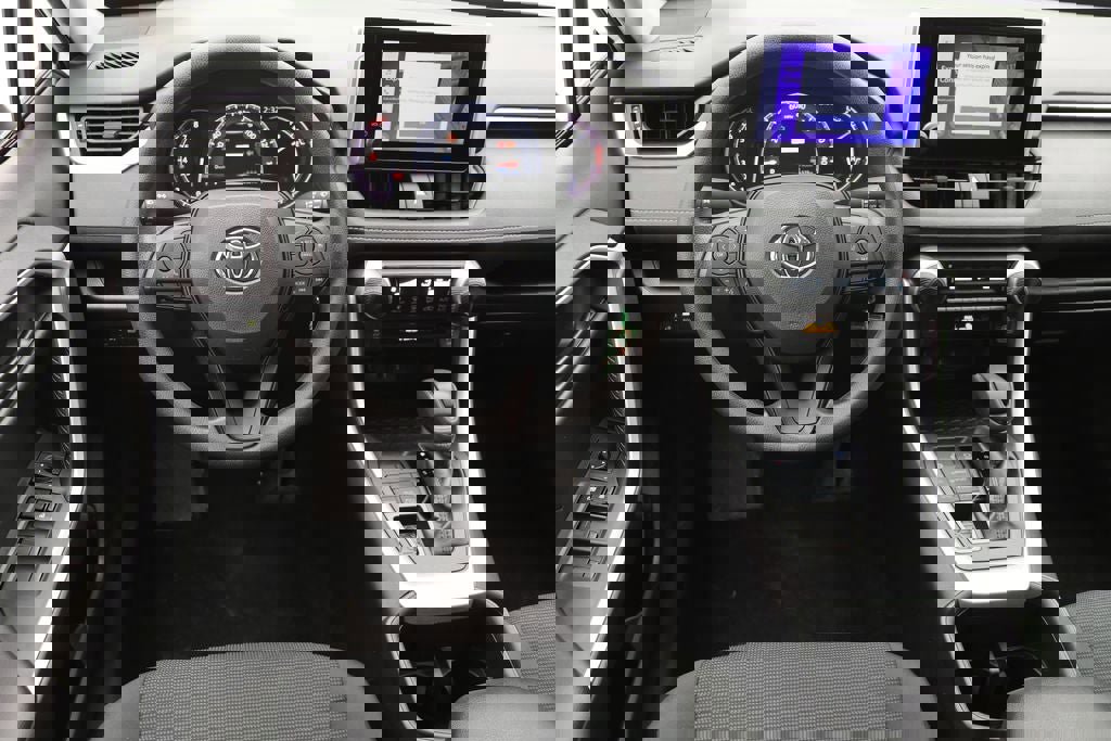 Used 2024 Toyota RAV4 LE image 11