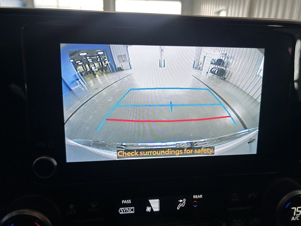 Used 2023 Toyota Highlander LE image 26