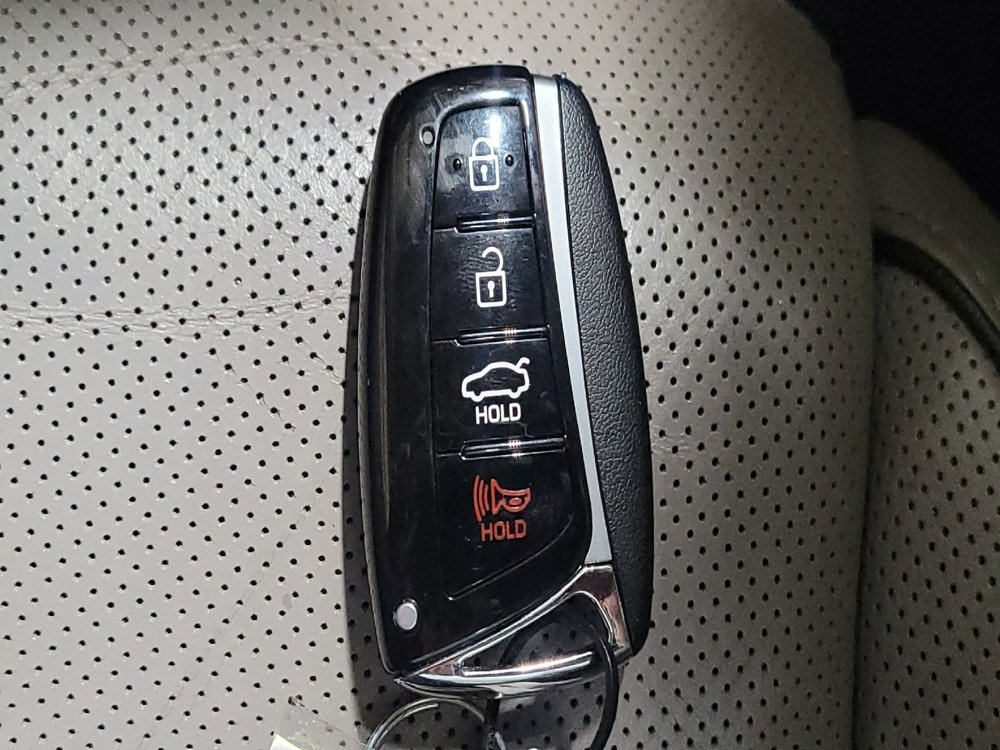 Used 2015 Hyundai Genesis 5.0 RWD image 32