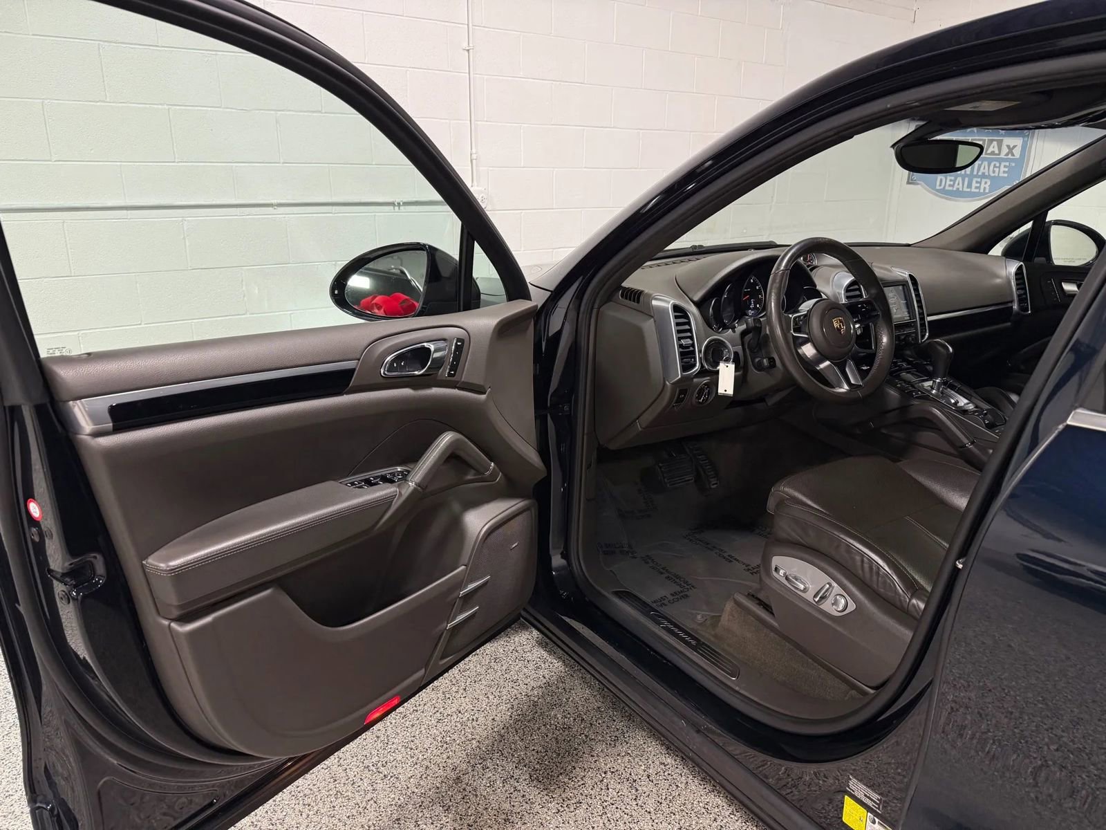 Used 2016 Porsche Cayenne image 8