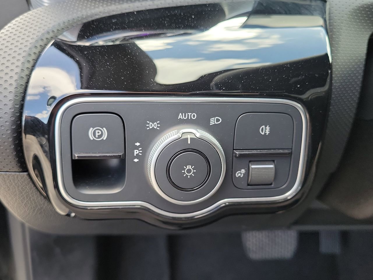 Certified 2022 Mercedes-Benz A 220 image 24