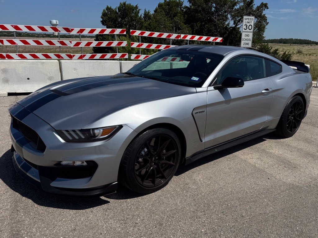 Used 2020 Ford Mustang Shelby GT350 w/ Technology Package RWD image 11