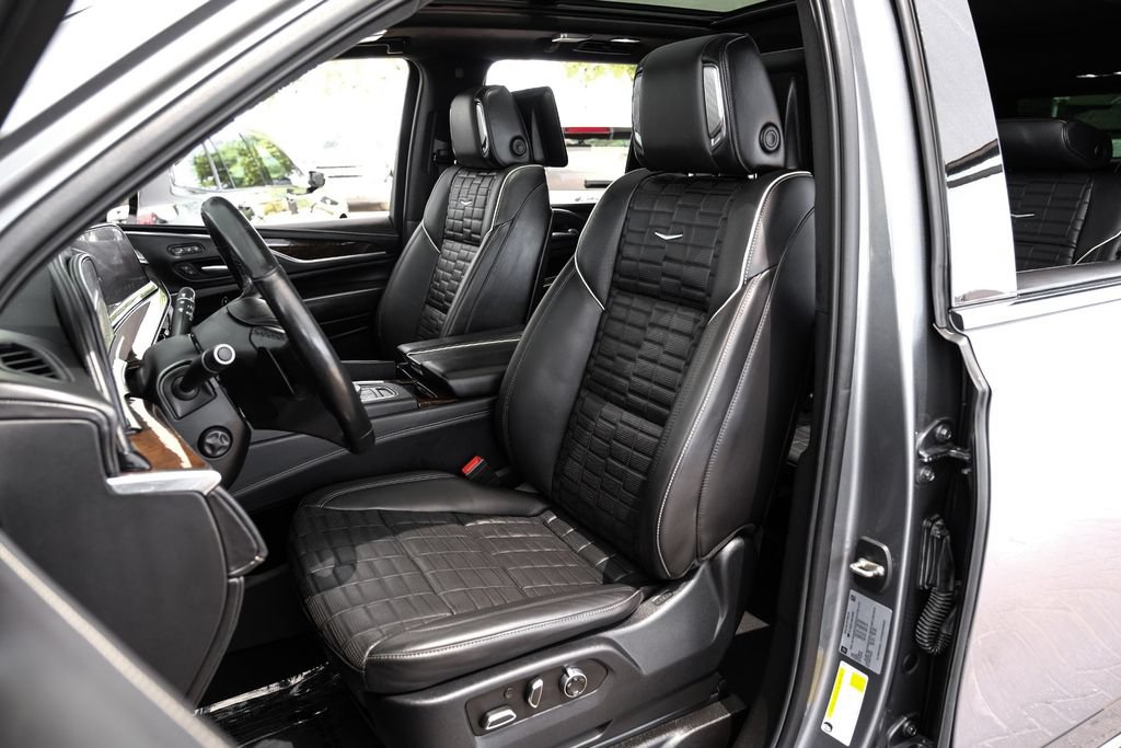 Used 2021 Cadillac Escalade Premium Luxury Platinum AWD/4WD image 36