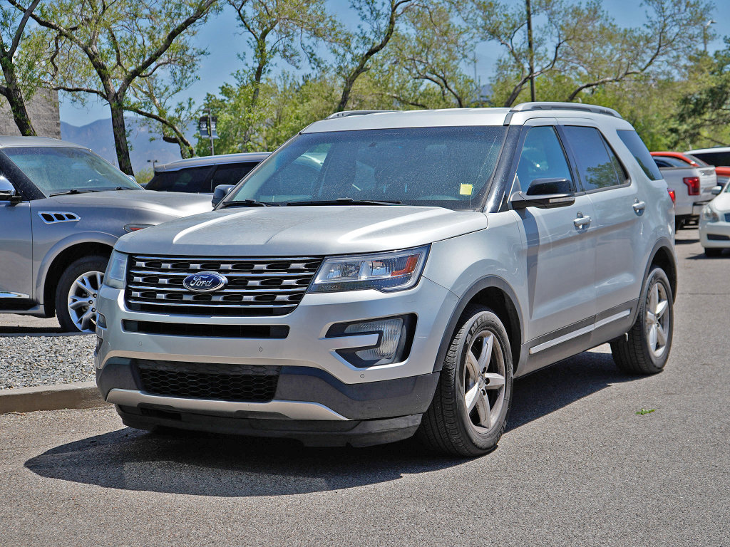 Used 2016 Ford Explorer XLT w/ Equipment Group 201A AWD/4WD image 1