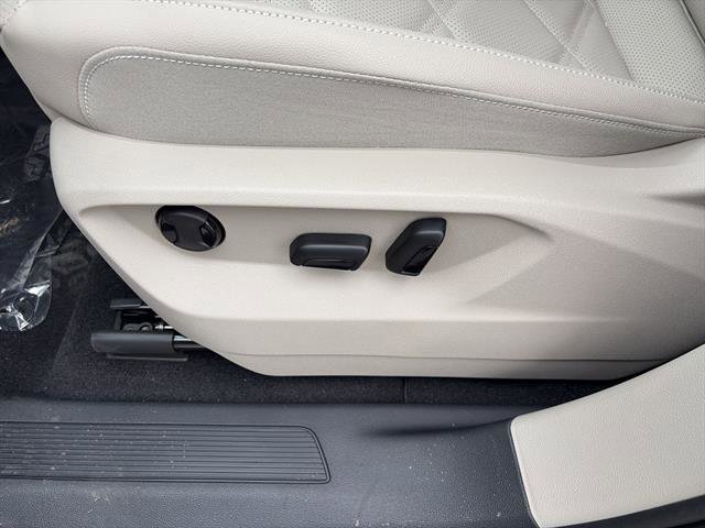 New 2026 Volkswagen Atlas SE image 15