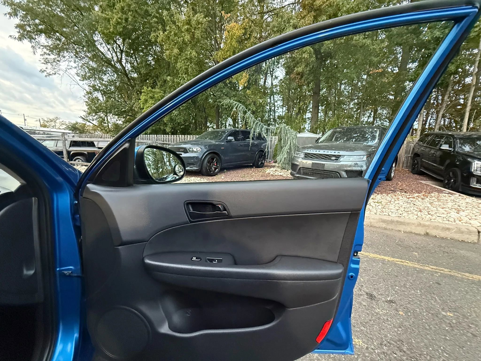 Used 2010 Hyundai Elantra GLS image 27