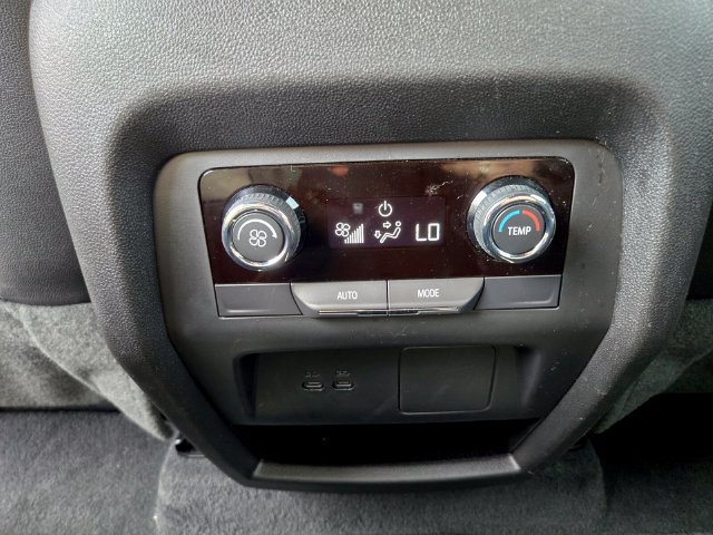 Used 2026 Chevrolet Traverse LT AWD/4WD image 16
