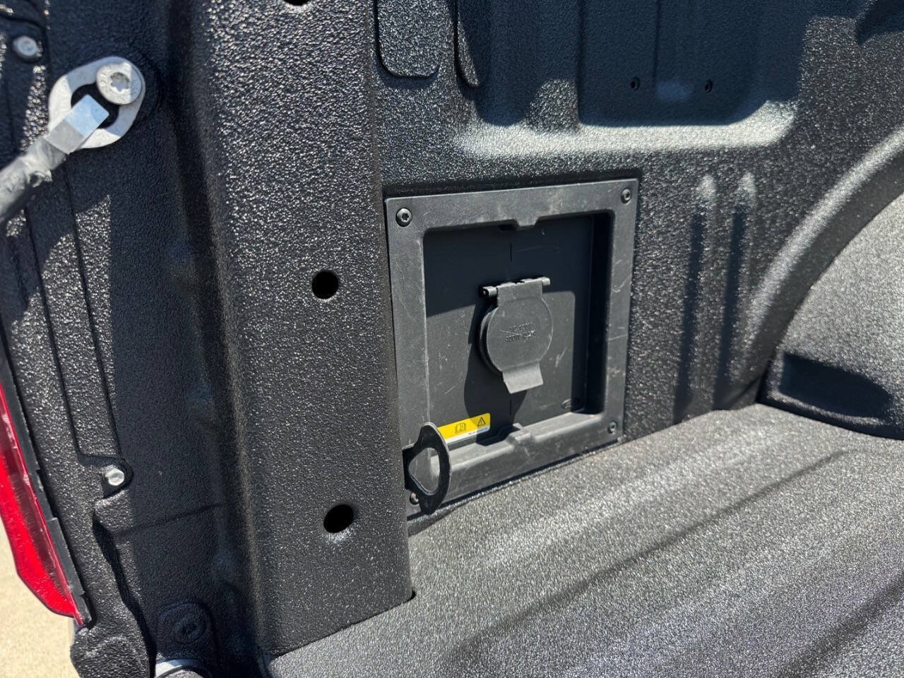 Used 2025 Ford F150 Lariat AWD/4WD image 17