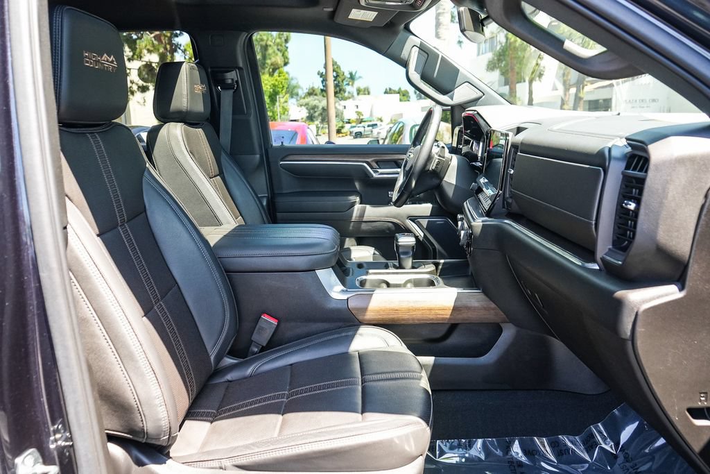 Used 2023 Chevrolet Silverado 1500 High Country w/ High Country Premium Package AWD/4WD image 17