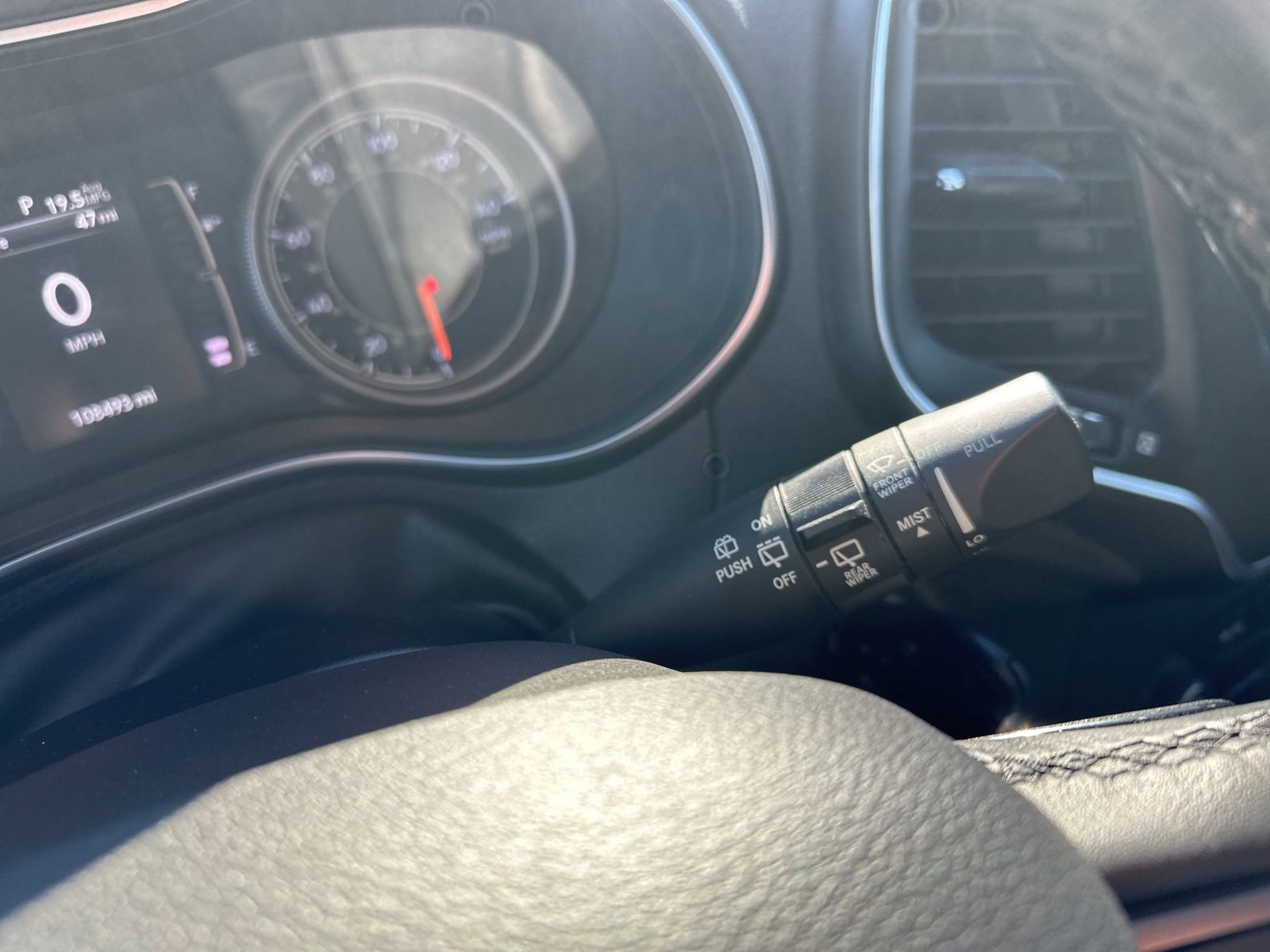 Used 2019 Jeep Cherokee Latitude w/ Cold Weather Group image 40