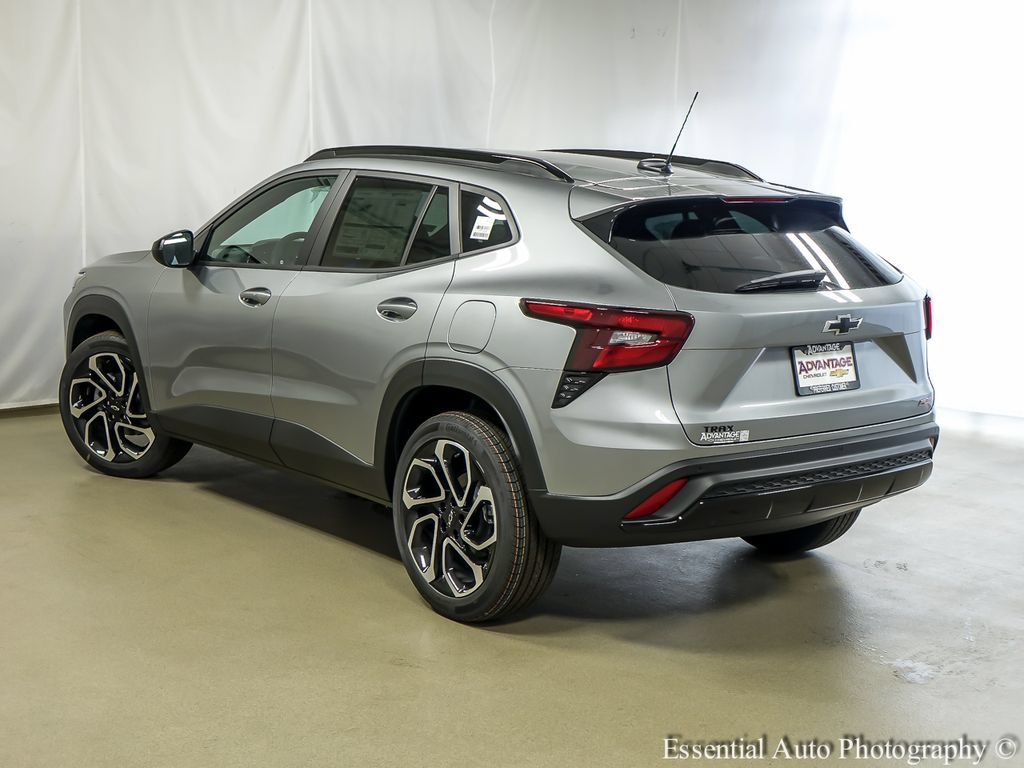 New 2026 Chevrolet Trax RS w/ Sunroof Package FWD image 8