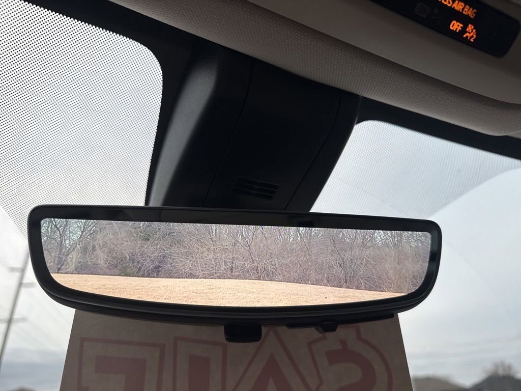 Used 2022 GMC Yukon XL Denali w/ Denali Premium Package image 33