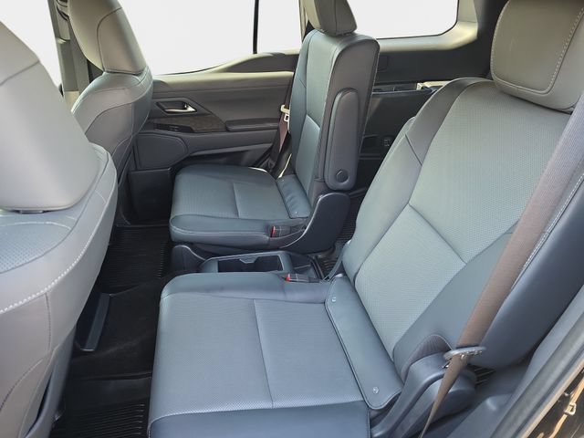Used 2024 Lexus GX 550 w/ Accessory Package (2T) AWD/4WD image 18