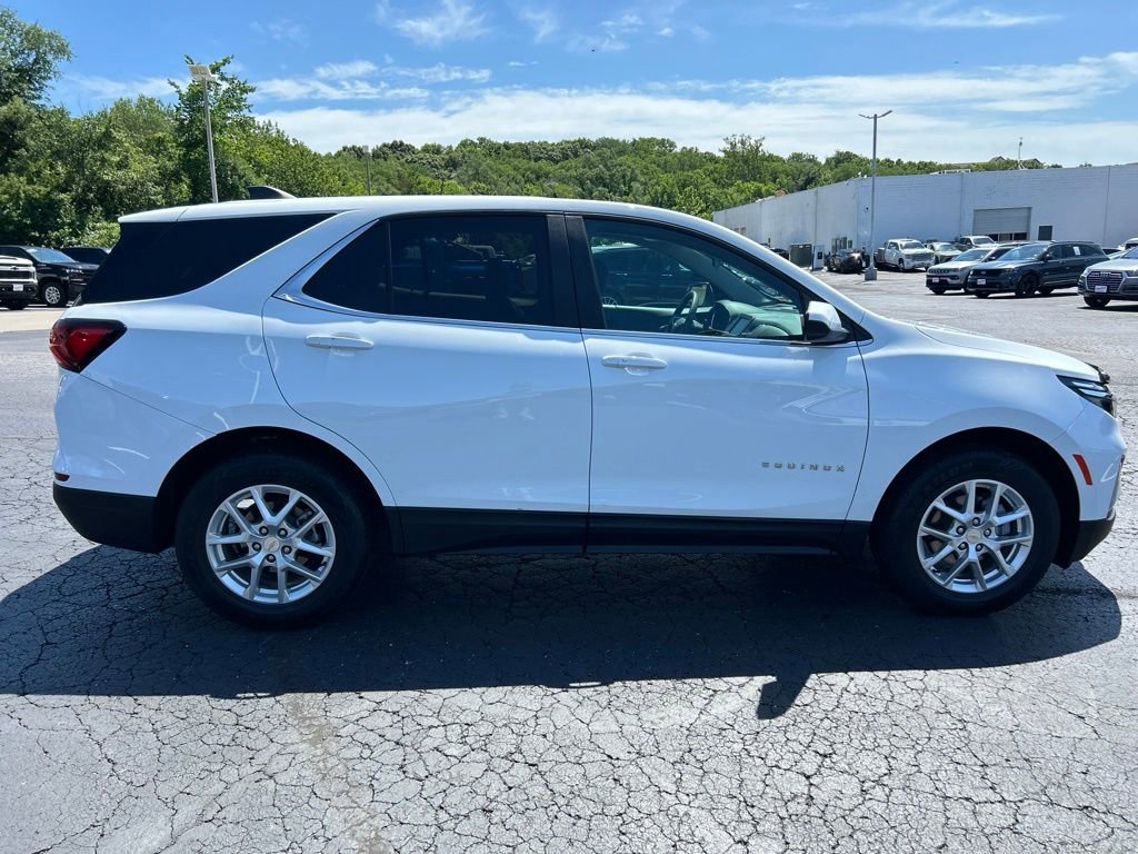Used 2023 Chevrolet Equinox LT w/ LPO, Floor Liner Package AWD/4WD image 4