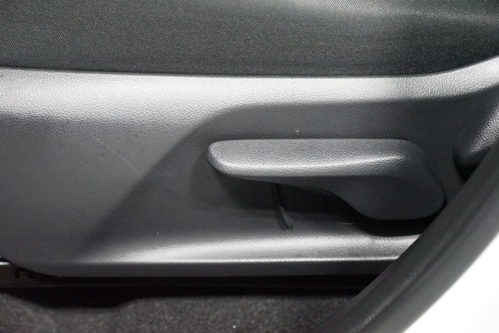 Certified 2023 Toyota RAV4 LE AWD/4WD image 31