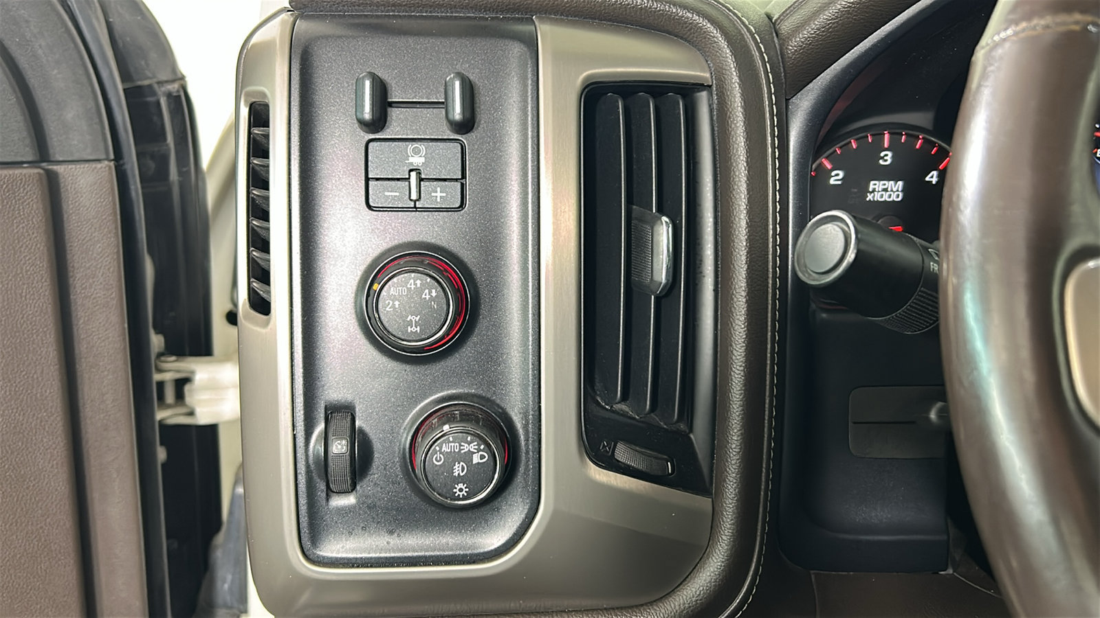 Used 2014 GMC Sierra 1500 Denali AWD/4WD image 21