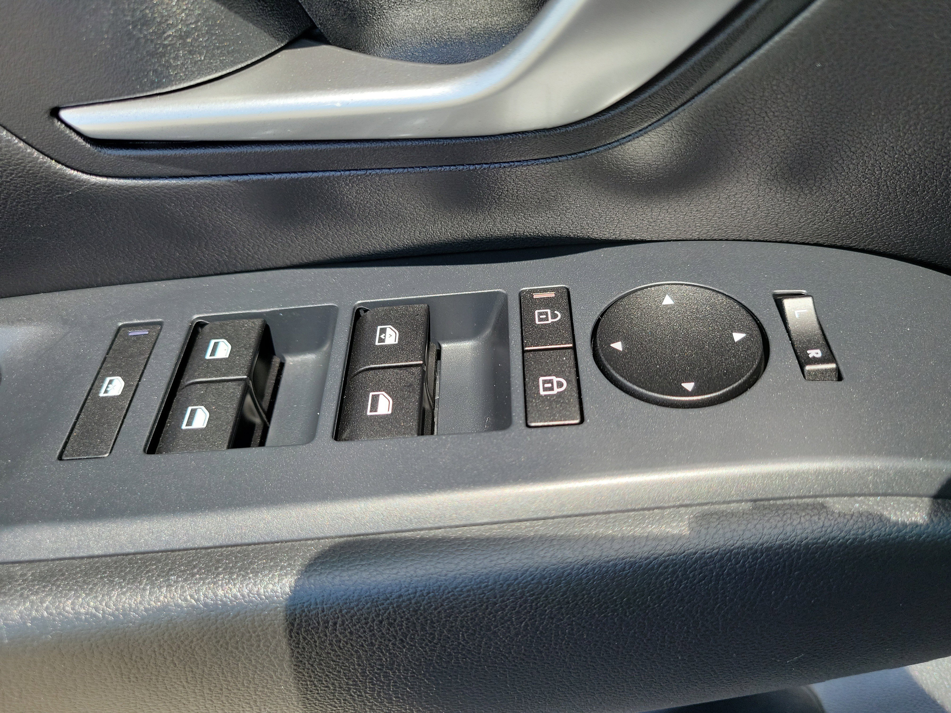 Used 2025 Hyundai Santa Cruz SE image 19