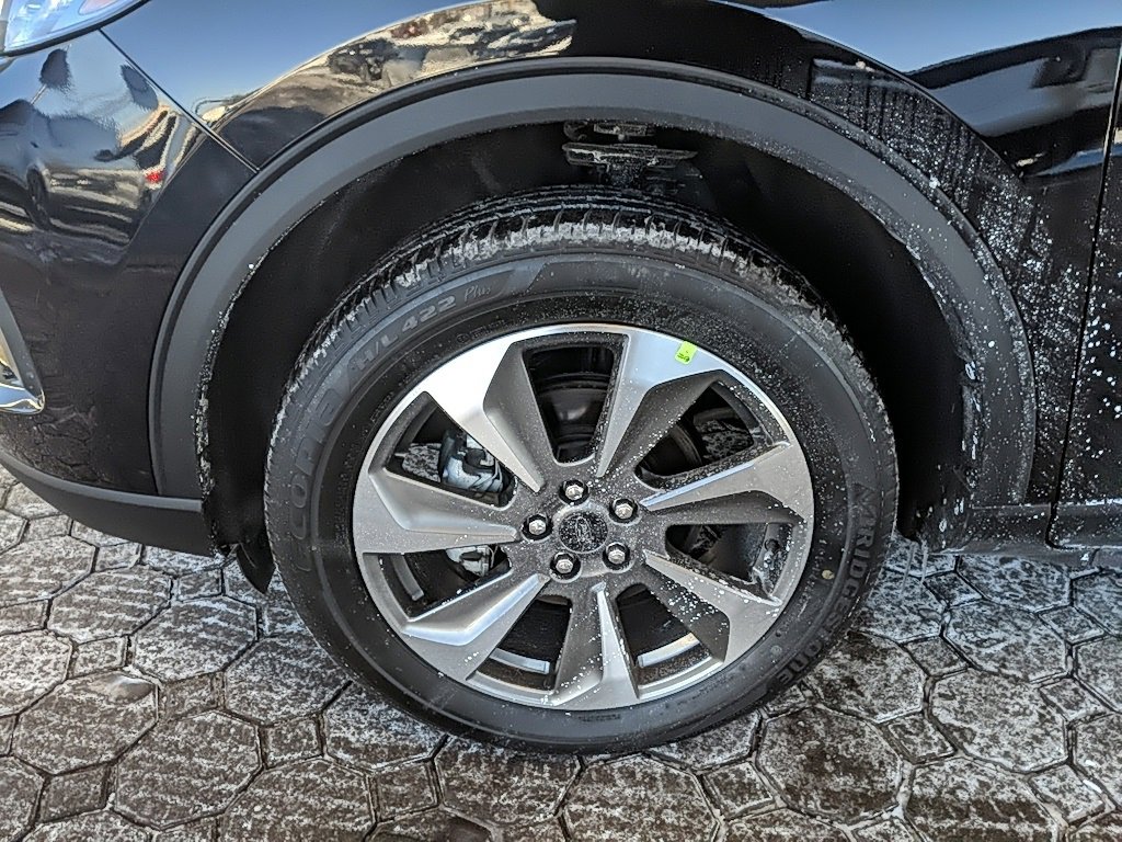 Used 2025 Ford Escape Platinum w/ Premium Technology Package image 9