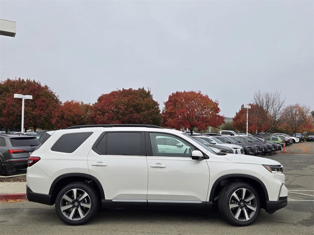 New 2025 Honda Pilot Elite image 3