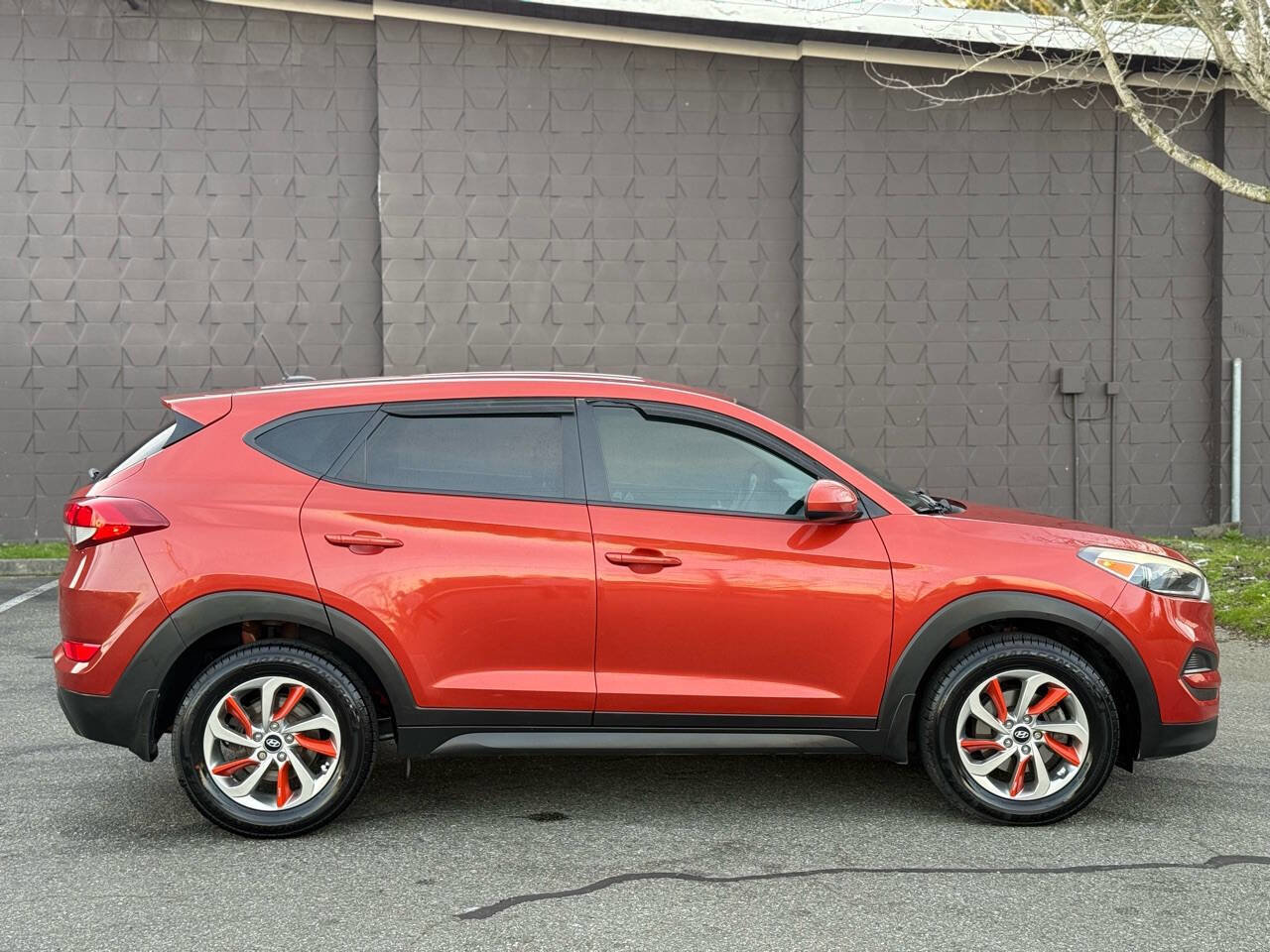 Used 2016 Hyundai Tucson SE image 5
